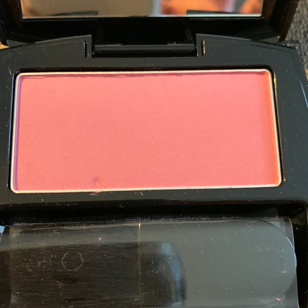 Avon true color Luminous Blush.           Plum Pop/ Prune pop
